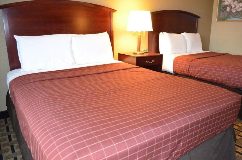Shorecrest Motor Inn Детройт Экстерьер фото